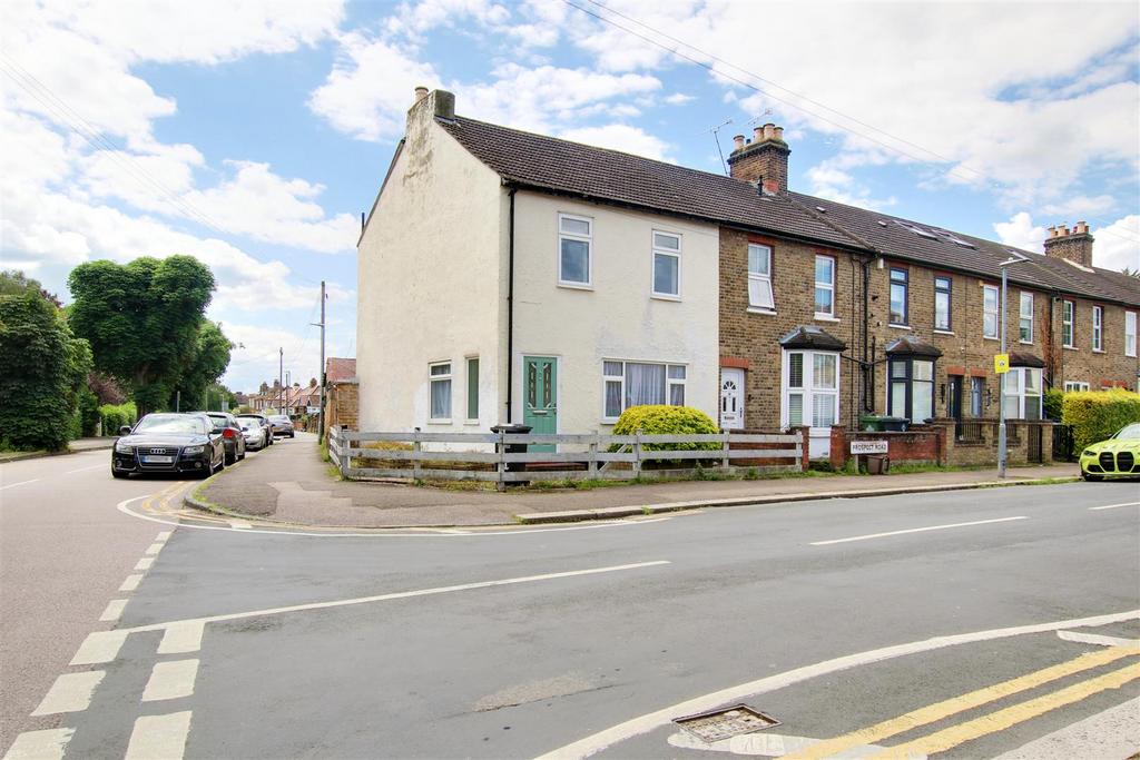 Prospect Road, Cheshunt 3 bed end of terrace house for sale £425,000