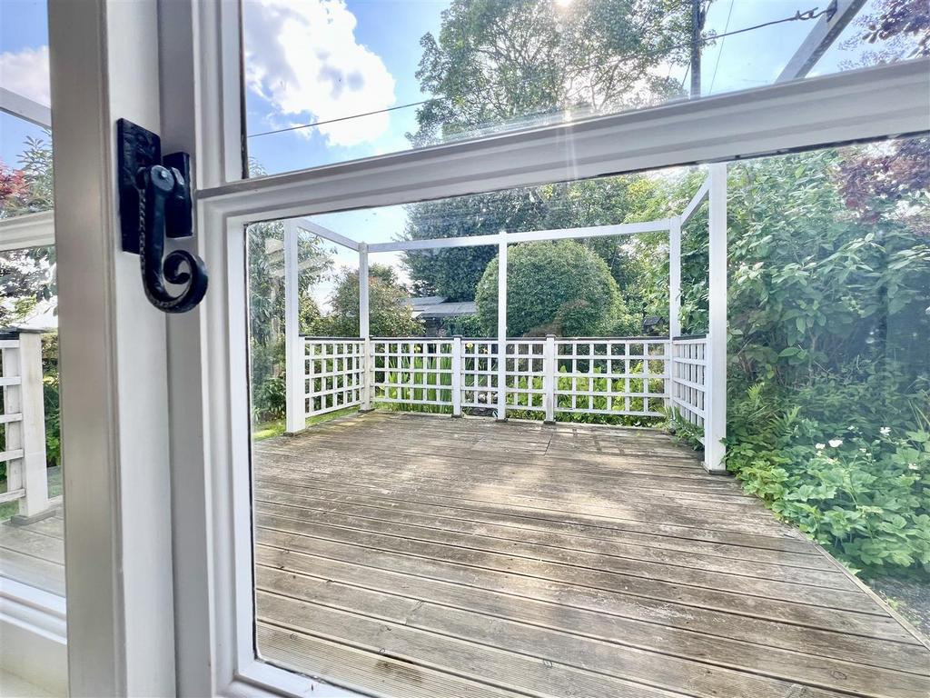 Garden - Side Deck.jpeg