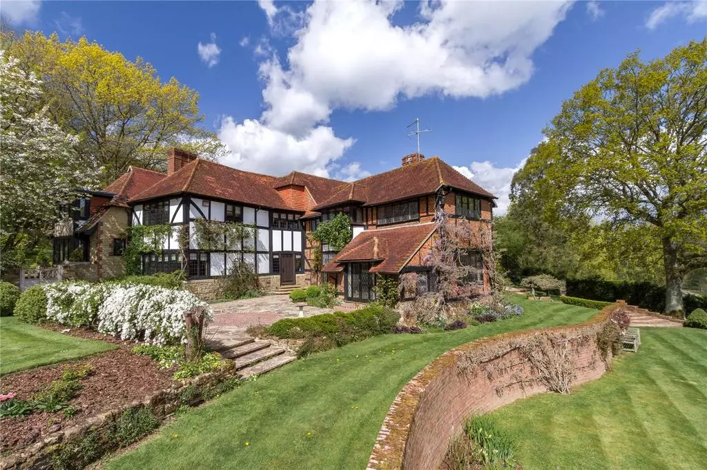 8 bedroom equestrian property for sale