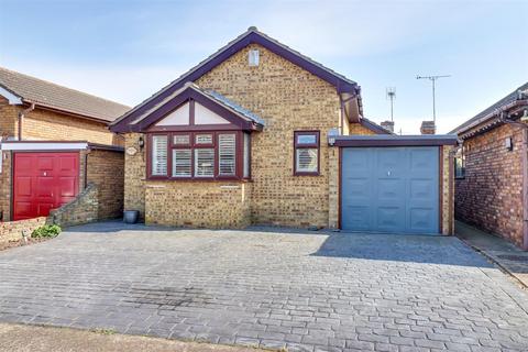 3 bedroom detached bungalow for sale, Redwoods, Canvey Island SS8