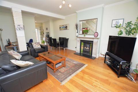 3 bedroom terraced house for sale, Lyveden Road, Colliers Wood SW17