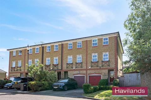 4 bedroom townhouse for sale, Macleod Road, London