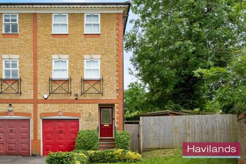71 Macleod Road, London, N21 1SW