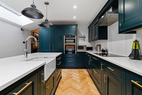 61 Halstead Road, Wanstead, London, E11 2AY
