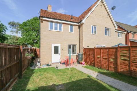 2 bedroom end of terrace house for sale, Byerley Close, Kentford CB8