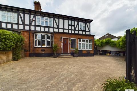 65 Hollybush Hill, London, E11 1PX