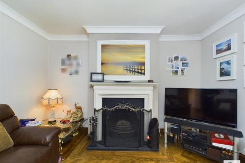 65 Hollybush Hill, London, E11 1PX