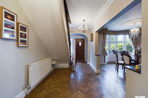 65 Hollybush Hill, London, E11 1PX