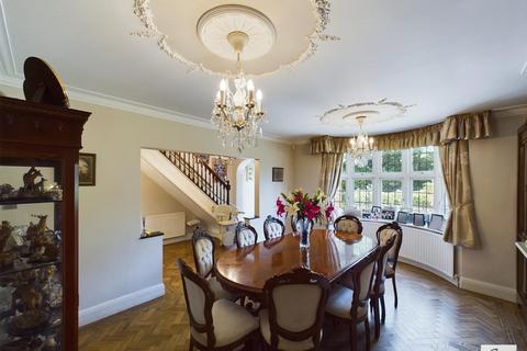 65 Hollybush Hill, London, E11 1PX