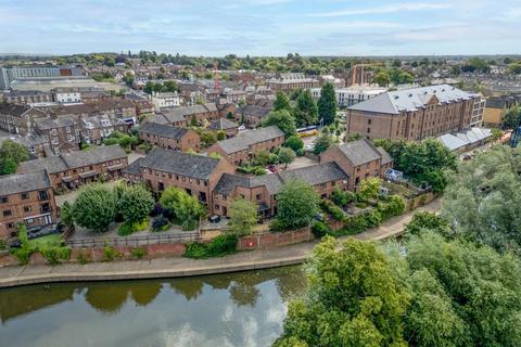 5 bedroom terraced house for sale, Browney Croft, York