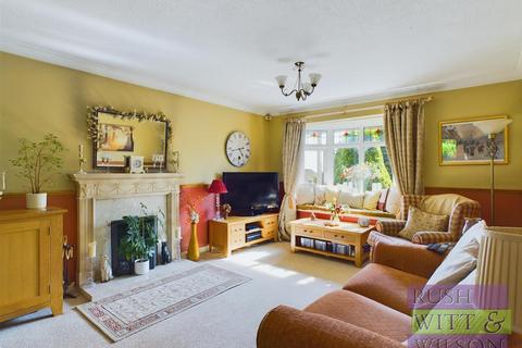 4 bedroom detached house for sale, Hoover Close, St. Leonards-On-Sea