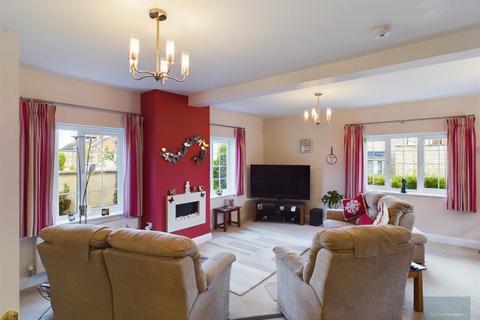 5 Chapel Close, Southwick, Trowbridge, BA14 9RY
