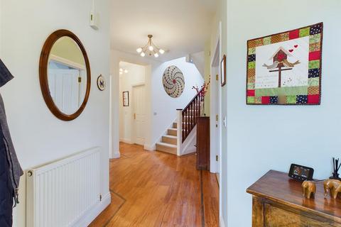 5 Chapel Close, Southwick, Trowbridge, BA14 9RY