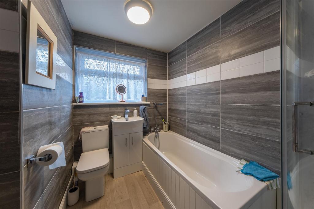12 St Peters Drive-031.jpg