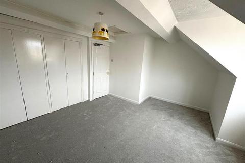 2 bedroom maisonette to rent, Halimote Road, Aldershot GU11