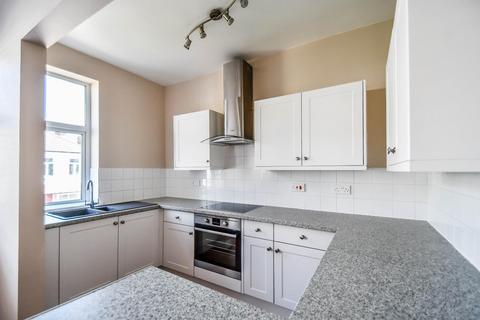 2 bedroom apartment for sale, Glendale Gardens, Leigh-On-Sea SS9
