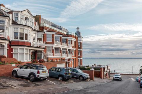2 bedroom apartment for sale, Palmeira Avenue, Westcliff-On-Sea SS0