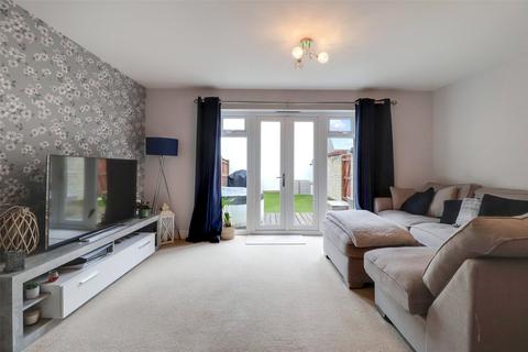 3 bedroom end of terrace house for sale, Donn Gardens, Bideford, Devon, EX39