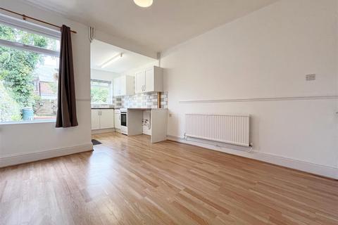 2 bedroom terraced house to rent, Deabill Street, Nottingham NG4