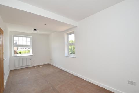 1 bedroom apartment for sale, High Road West, Felixstowe, Suffolk, IP11