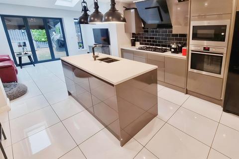 5 bedroom detached house for sale, Abbots Green, Willington, Crook