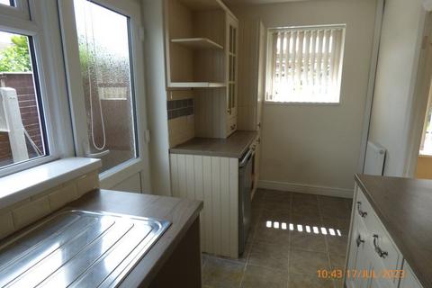 2 bedroom bungalow to rent, Westfield Close, Ilkeston. DE7 4JT