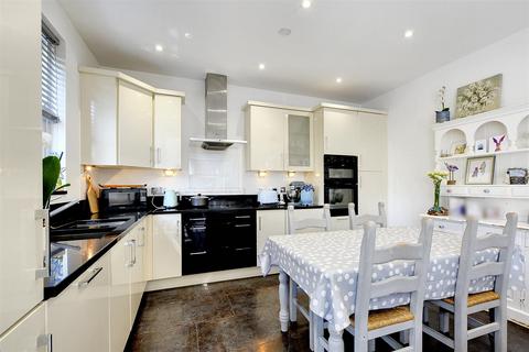 5 bedroom detached house for sale, Park Road, Chilwell, Nottingham