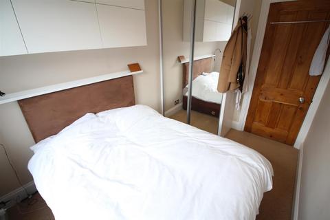 2 bedroom flat to rent, Simonside Terrace, Heaton, Newcastle Upon Tyne