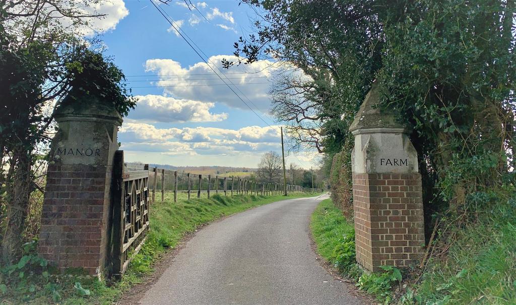 Walled garden 1   entrance.jpg