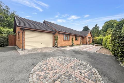 3 bedroom detached bungalow for sale, Church Street, Swadlincote DE11