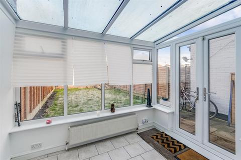 104 Hampton Road, Chingford, London, E4 8NR