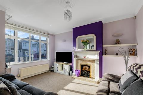 104 Hampton Road, Chingford, London, E4 8NR