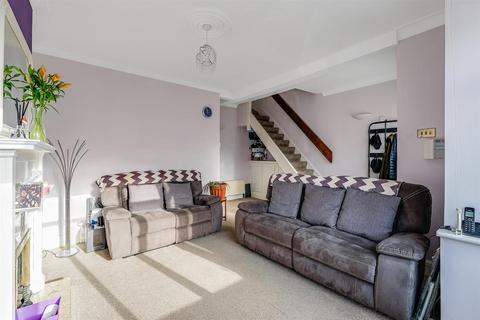 104 Hampton Road, Chingford, London, E4 8NR