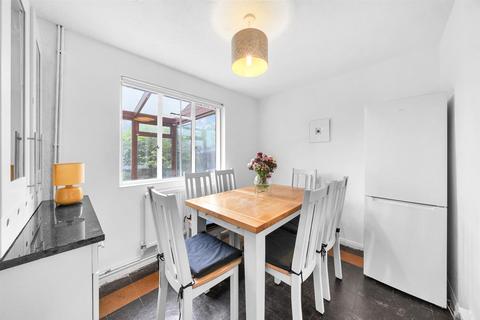 13 Kingsdown Way, Bromley, BR2 7PT
