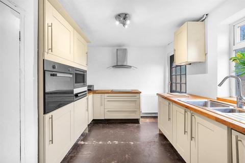 13 Kingsdown Way, Bromley, BR2 7PT
