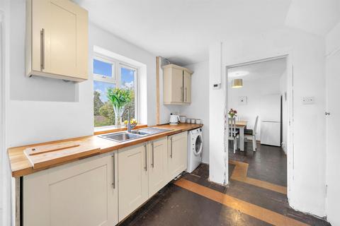 13 Kingsdown Way, Bromley, BR2 7PT