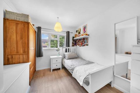 13 Kingsdown Way, Bromley, BR2 7PT