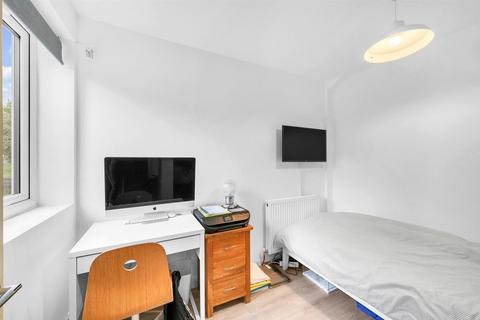 13 Kingsdown Way, Bromley, BR2 7PT