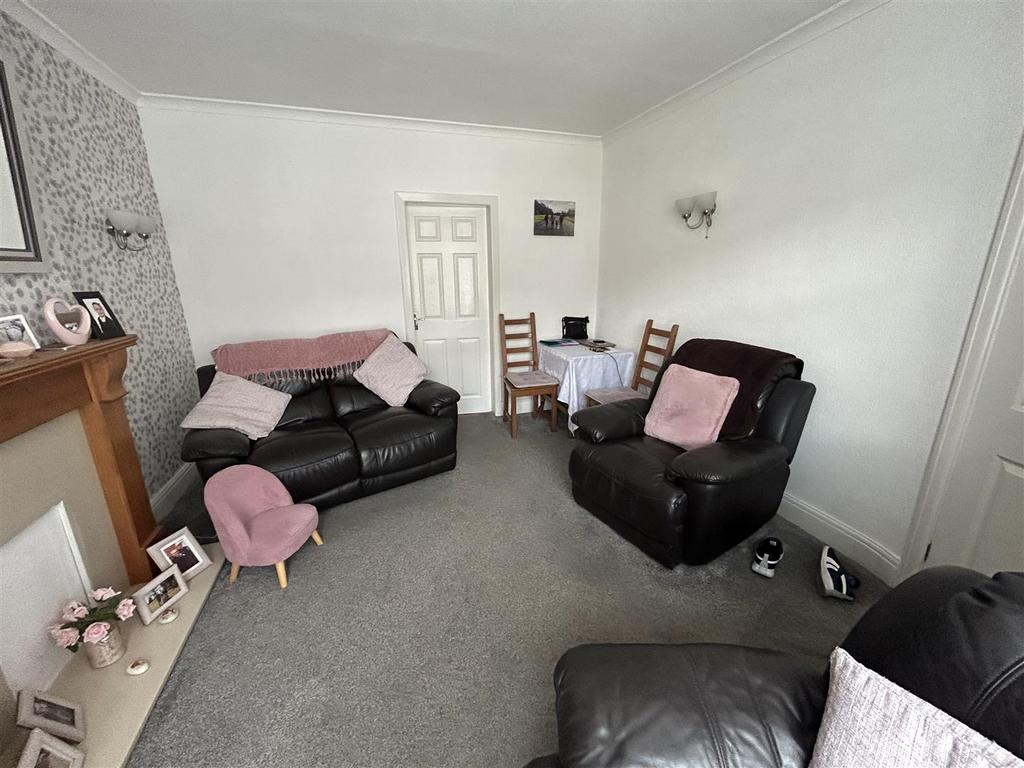 New Earth Street, Clarksfield, Oldham 3 bed terraced house for sale £