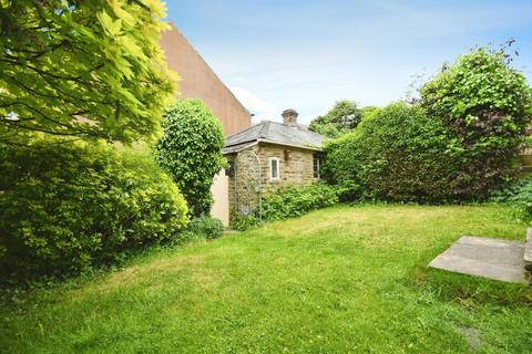71 Lydgate Lane, Sheffield, S10 5FN