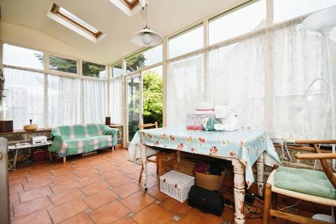 71 Lydgate Lane, Sheffield, S10 5FN