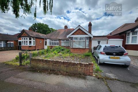 3 bedroom bungalow for sale, Gunners Grove, Chingford