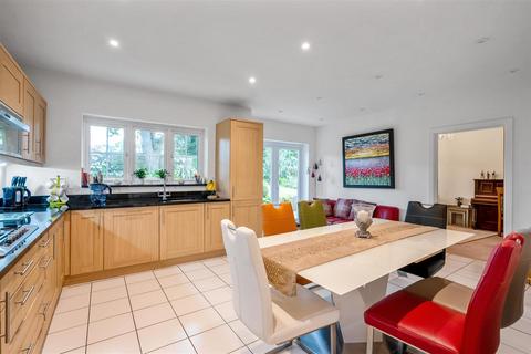 9 Oaks Drive, Sutton Coldfield, B75 5AP