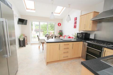 42 Salisbury Road, Carshalton, SM5 3HD