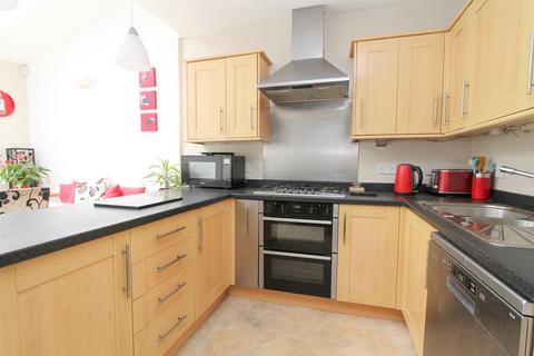 42 Salisbury Road, Carshalton, SM5 3HD