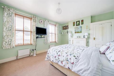 4 bedroom semi-detached house for sale, Westcroft Road, Carshalton