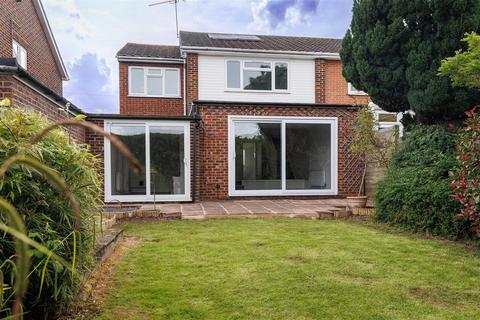 4 bedroom semi-detached house for sale, Warren Field, Epping