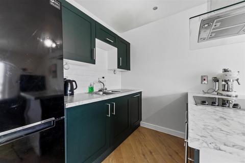 2 bedroom flat for sale, Peebles Court, Croydon