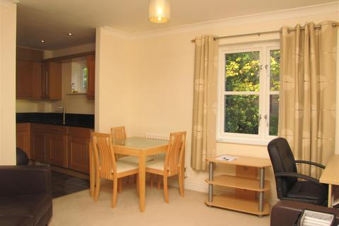1 bedroom flat to rent, Blake House, Cottage Close, Harrow on the Hill