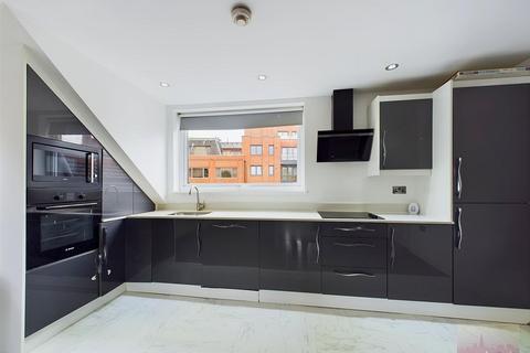 2 bedroom flat to rent, Kenton Road, Harrow